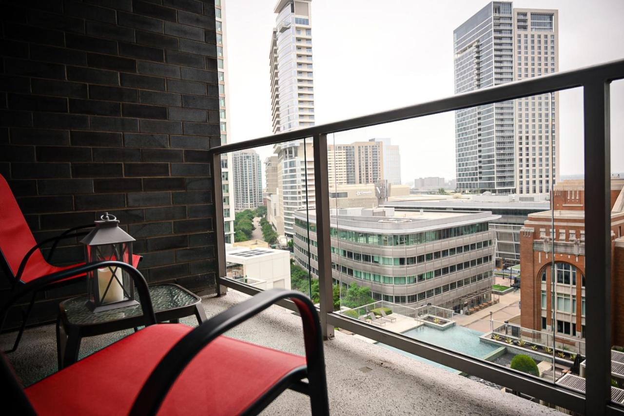 Downtown Dallas Apt With View Walking Distance To Aac With Free Parking Pool Wifi エクステリア 写真